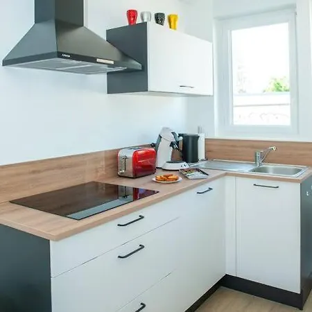 Appartement Proche Gare Routiere Fougeres Exterior photo
